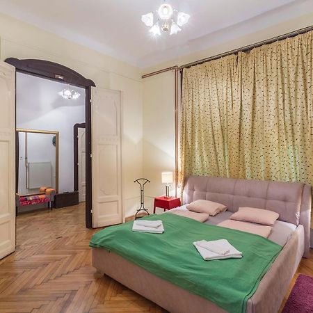 Bessara Apartment Boedapest Buitenkant foto
