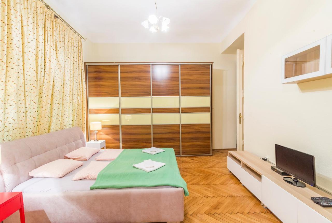 Bessara Apartment Boedapest Buitenkant foto