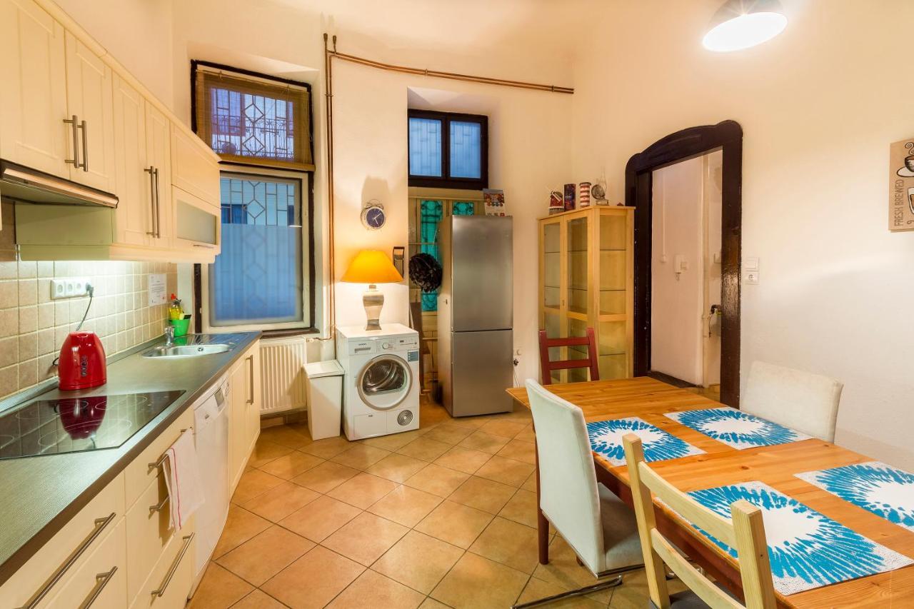 Bessara Apartment Boedapest Buitenkant foto