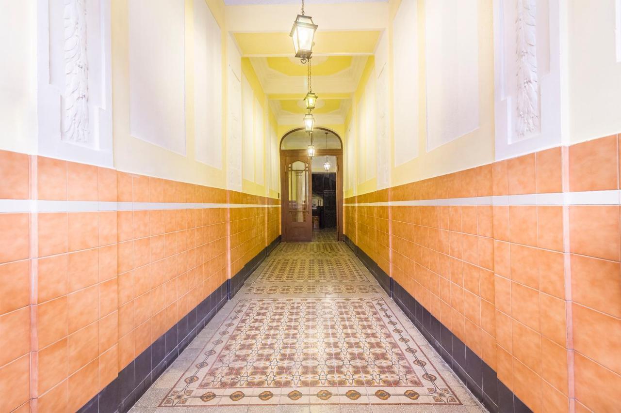 Bessara Apartment Boedapest Buitenkant foto