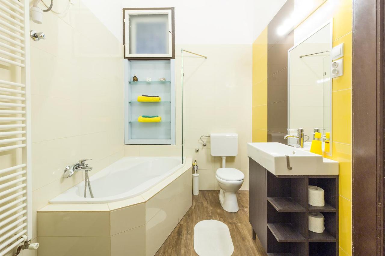 Bessara Apartment Boedapest Buitenkant foto